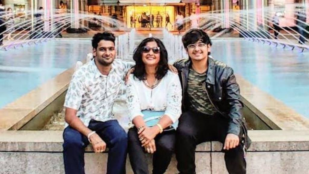 Naman 'Mortal' Mathur with his Mom and Brother